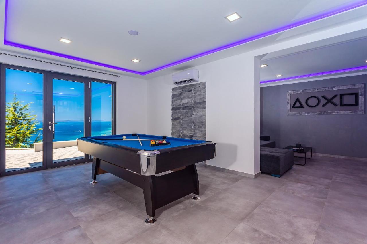 Villa Belvedere With Heated Pool, Billiards, Media Room, Sea Views,10 Pax Omiš Eksteriør bilde